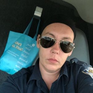 Meet your Posher, Desiree